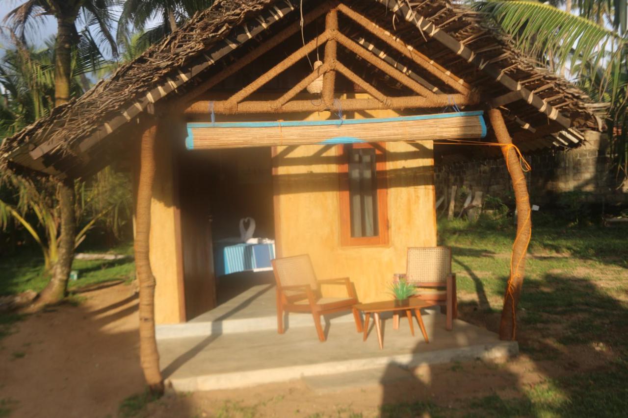 Hotel Beach Rip Rap Cabana And Guest Galle Exterior foto